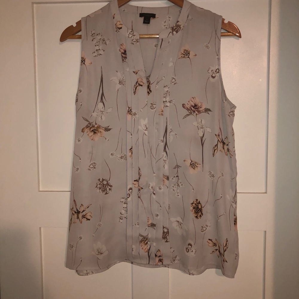 Like New. Ann Taylor Factory Off-White Shell-Small